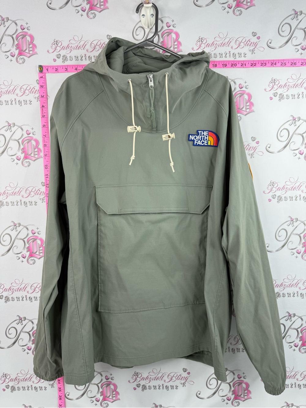 The North Face jacket coat patches embroidered Pullover Anorak Jacket in Olive